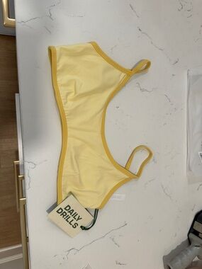 Daily Drills- Go! Stretch Bra - Butter + Sunny with Tonal Patch